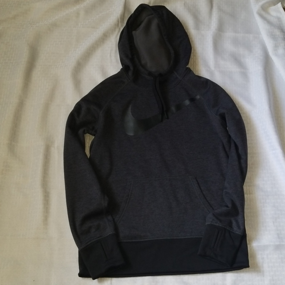 Women's M therma - fit hoodie w/ thumb holes